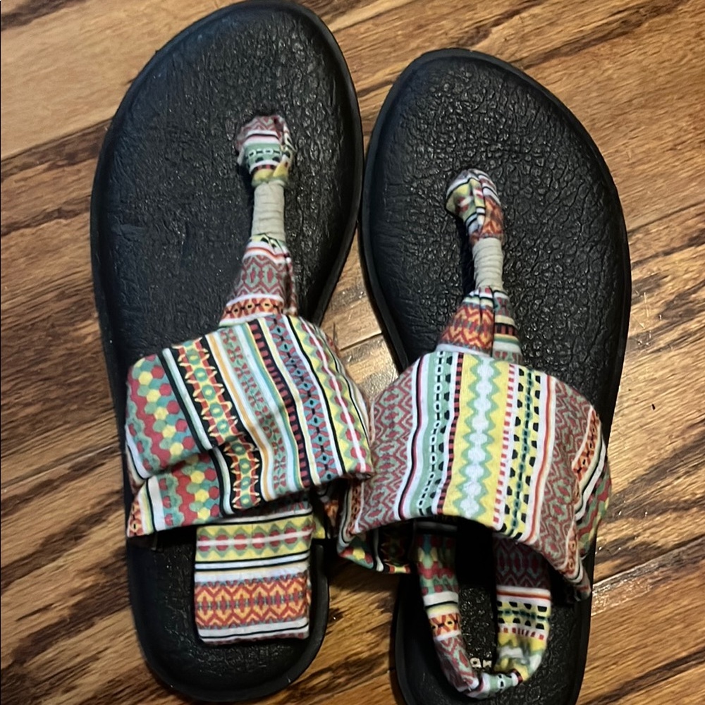 EUC Sanuk Colorful Patterned Women's Sandals